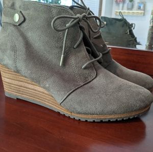 NWOT Dr. Scholl's Ceelia Wedge Booties